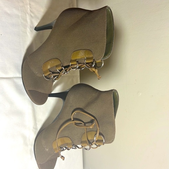 BCBGeneration - Picture 2 of 3